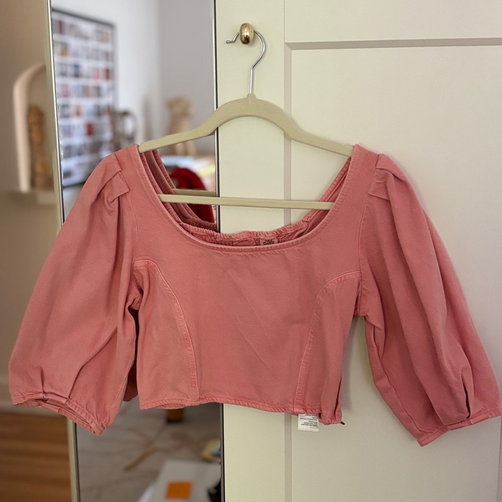 Levi's Pink Crop Top with Puff Sleeves